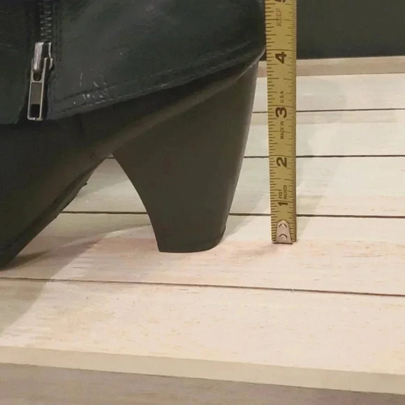 b.o.c. black leather foldover zip up heeled bootie size 10 - Picture 5 of 7